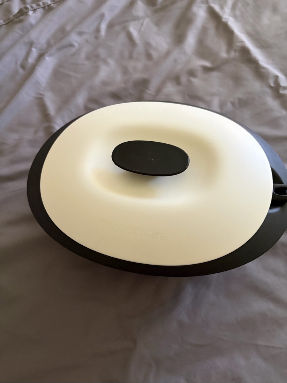 Silicone Pan Lid in Cream and Black – Multipurpose Kitchen Cover